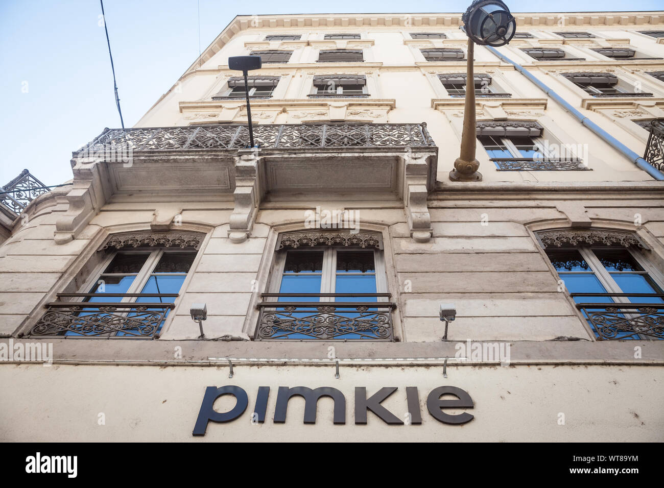 LYON, FRANCE - JULY 13, 2019: Pimkie logo in front of their store in Lyon.  Pimkie is a French fashion retailer specialized in women clothing and fashi  Stock Photo - Alamy