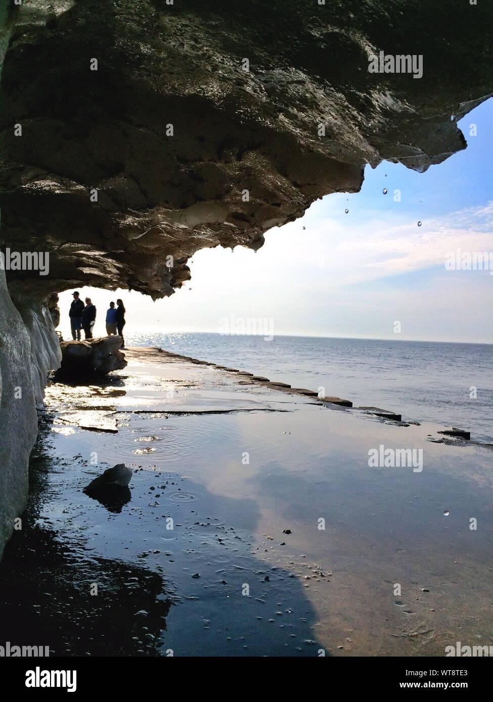 Falling fallen rocks hi-res stock photography and images - Alamy