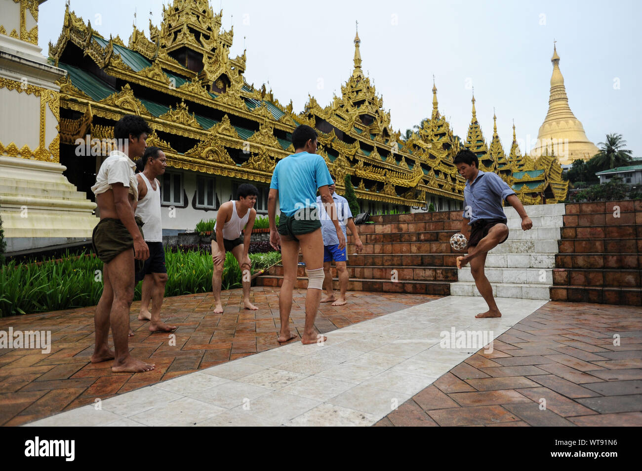 Myanmar traditional sports hi-res stock photography and images - Alamy