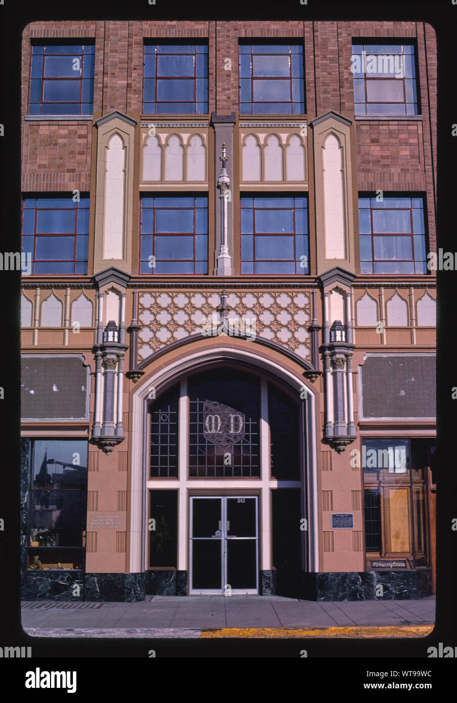 MedicoDental Building, entrance, Sutter Street, Stockton, California