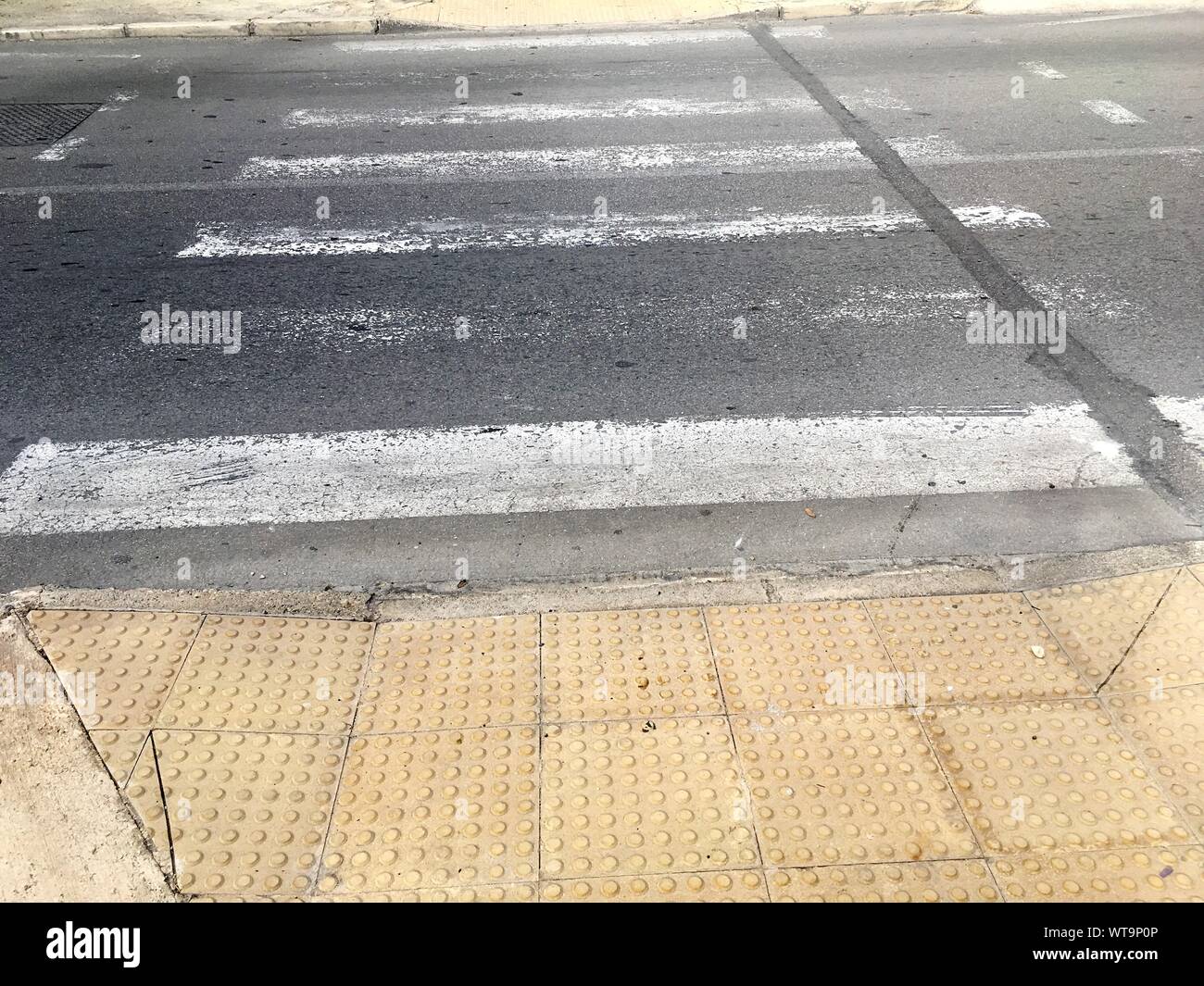 High angle zebra crossing view hires stock photography and images Alamy