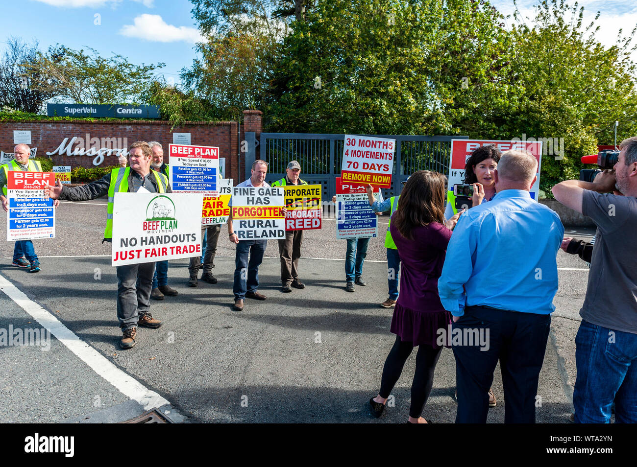 Cork, Ireland. 11th Sept, 2019. Farmers started a lightning picket outside Musgrave's Distribution Centre on Tramore Road this afternoon.  Farmers say they want the retailers to sit round the table and engage with them regarding the price per KG for their beef, something which the retailers have so far refused to do. Beef Plan member Helen O'Sullivan spoke to the press. Credit: AG News/Alamy Live News. Stock Photo