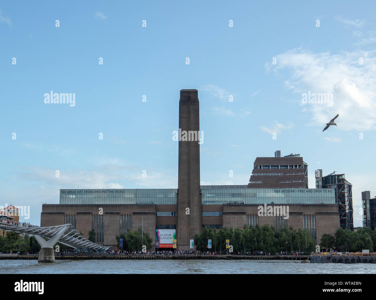 Tate modern art gallery hi-res stock photography and images - Alamy