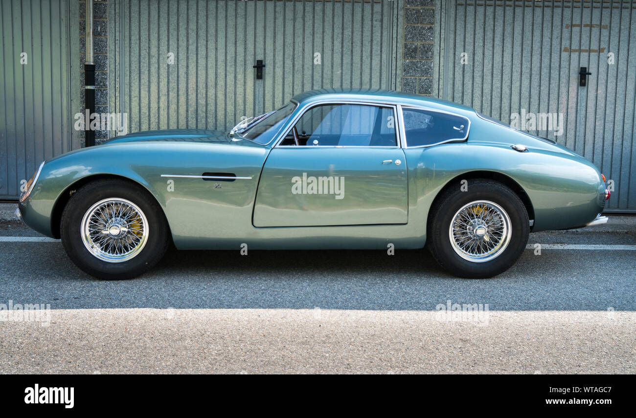 Old jaguar hires stock photography and images Alamy