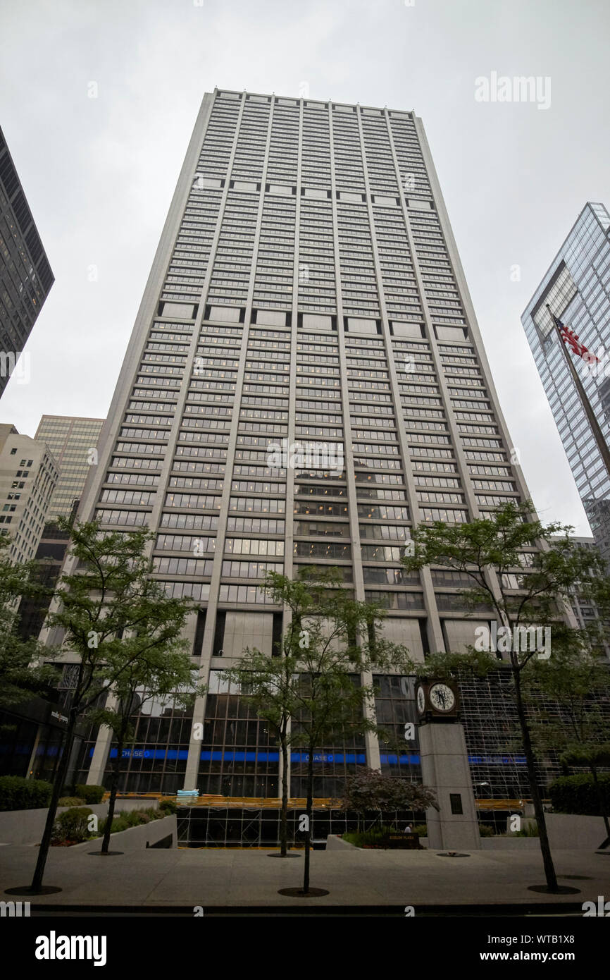 chase tower plaza or exelon plaza with first national clock Chicago Illinois USA Stock Photo