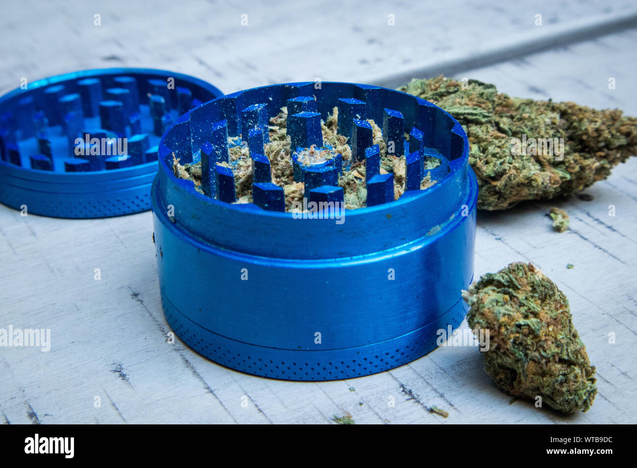 Cannabis grinder hires stock photography and images Alamy