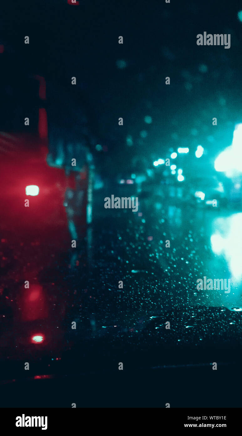 India rainy street night hi-res stock photography and images - Alamy