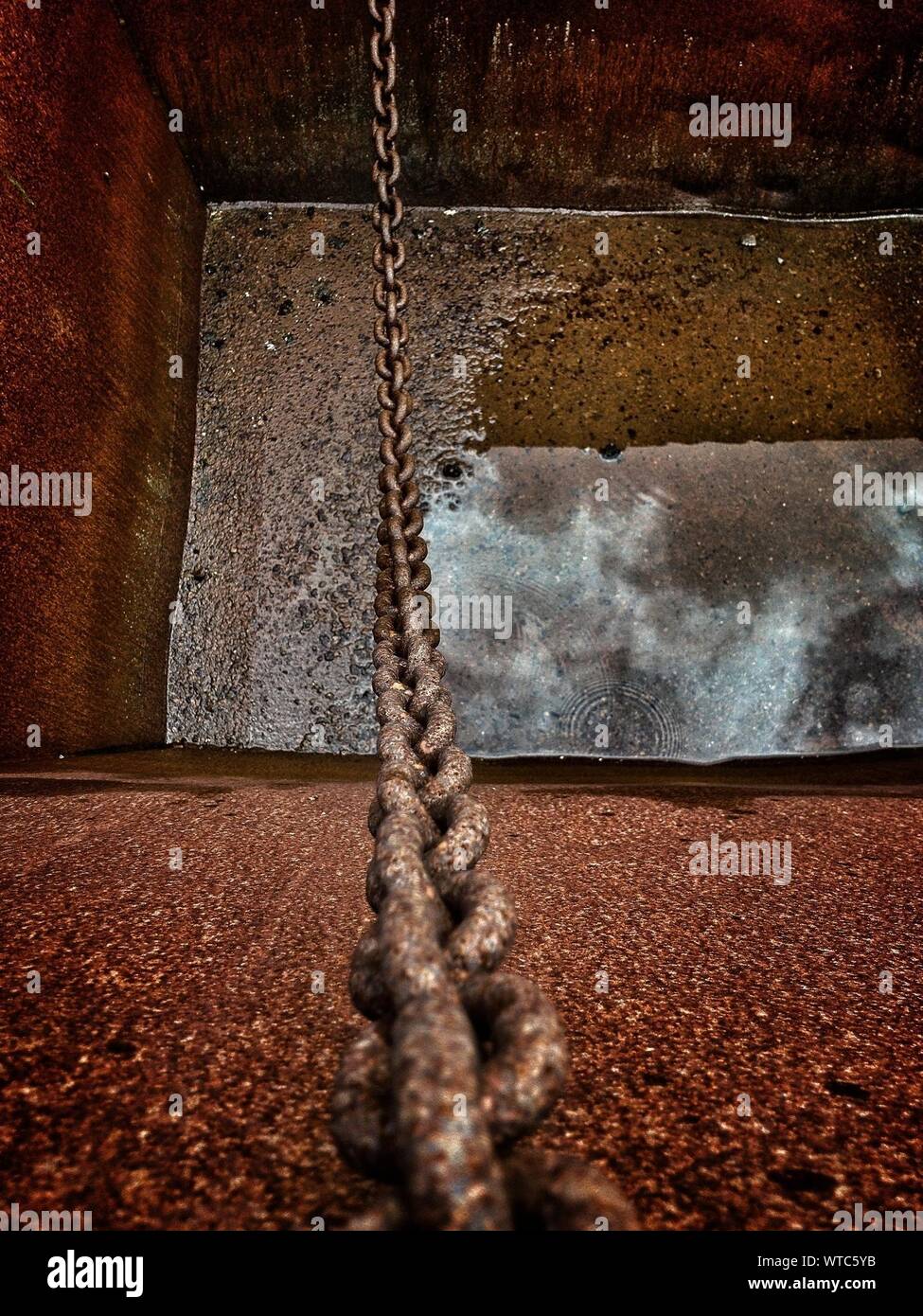 Large chain links hires stock photography and images Alamy