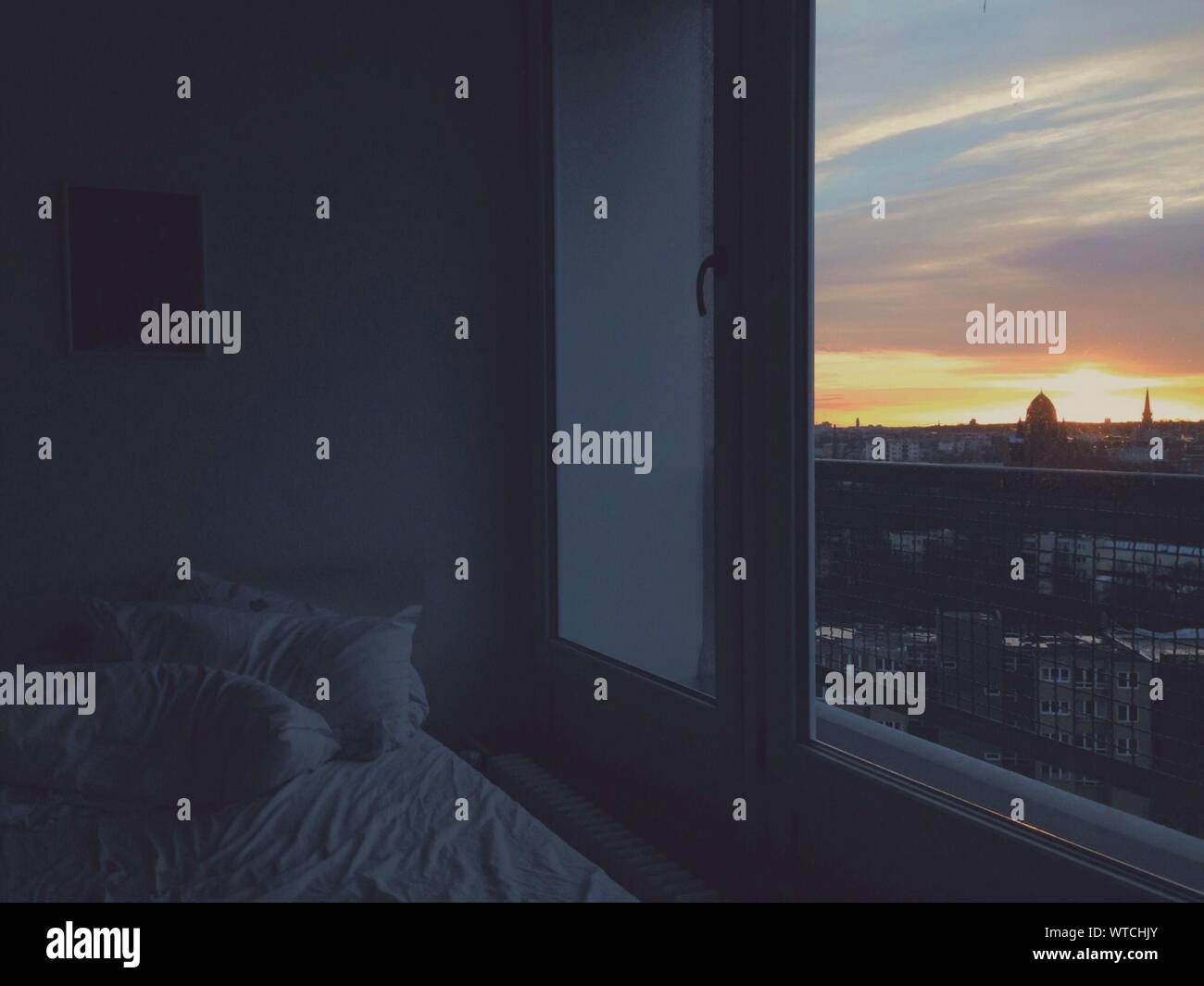 Sunset Window Bedroom Hi Res Stock Photography And Images Alamy Sunset Window Bedroom Hi Res Stock Photography And Images Alamy
