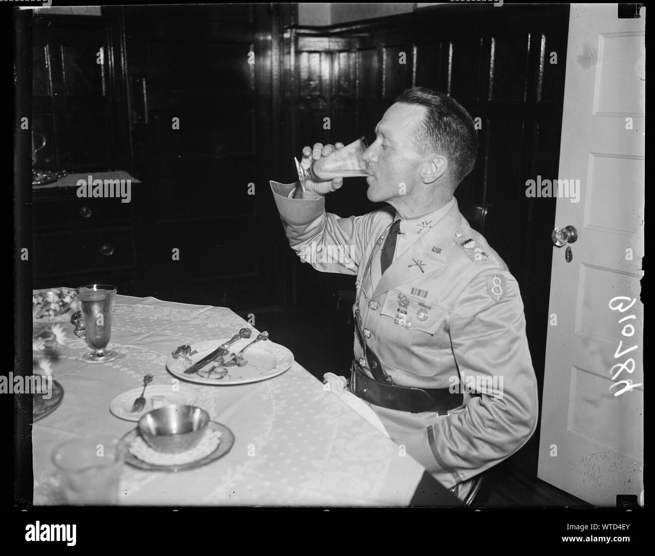 Military man Black and White Stock Photos & Images - Alamy