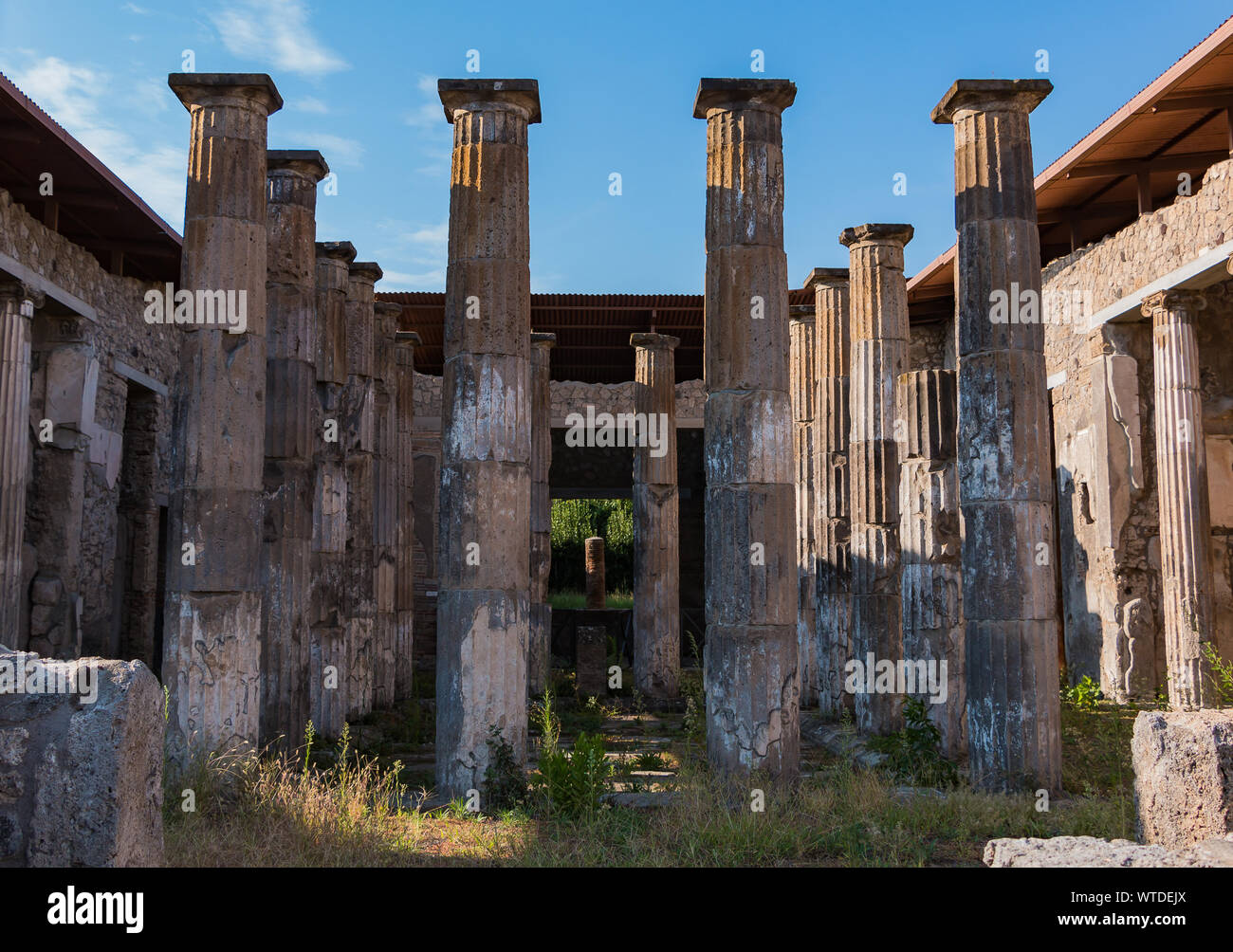 Marcus Rufus A picture of the House of Marcus Epidius Rufus taken from the entrance ...