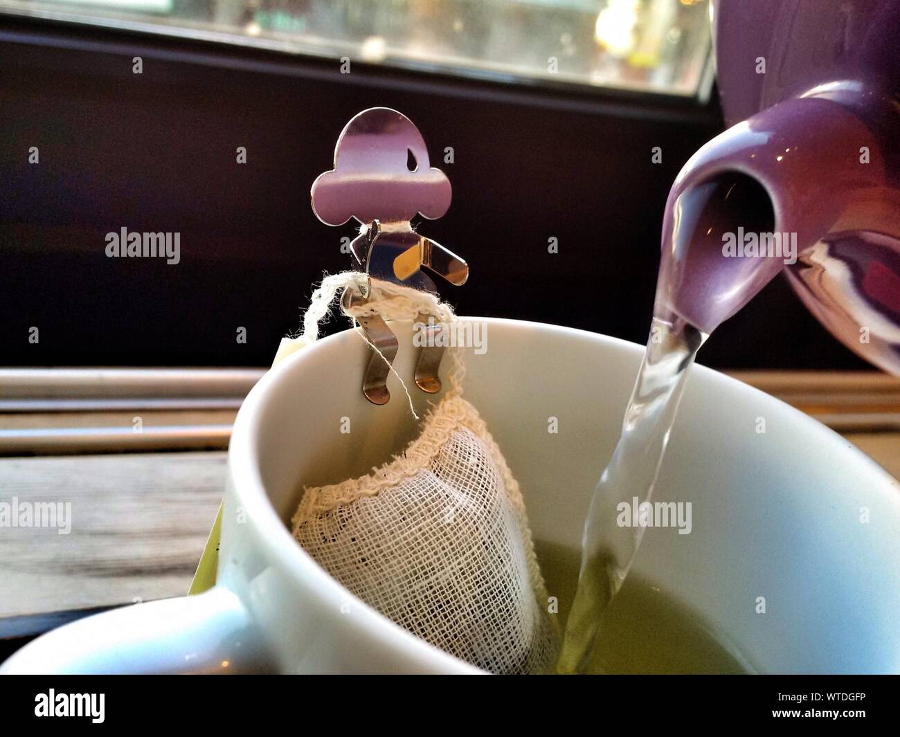 Hot teapot hires stock photography and images Alamy
