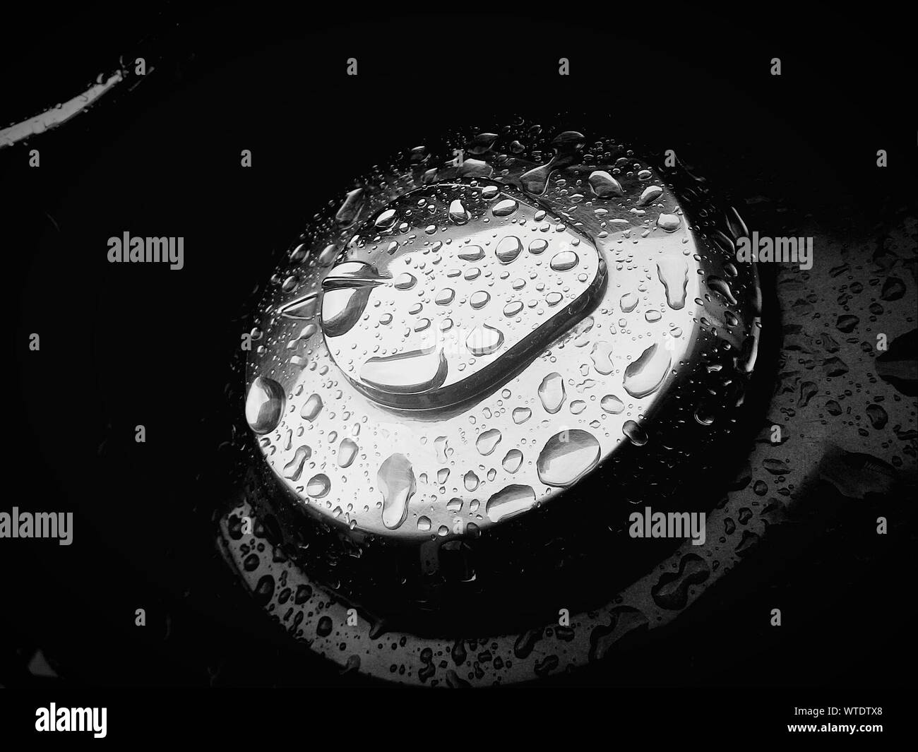 Wet gas tank hires stock photography and images Alamy