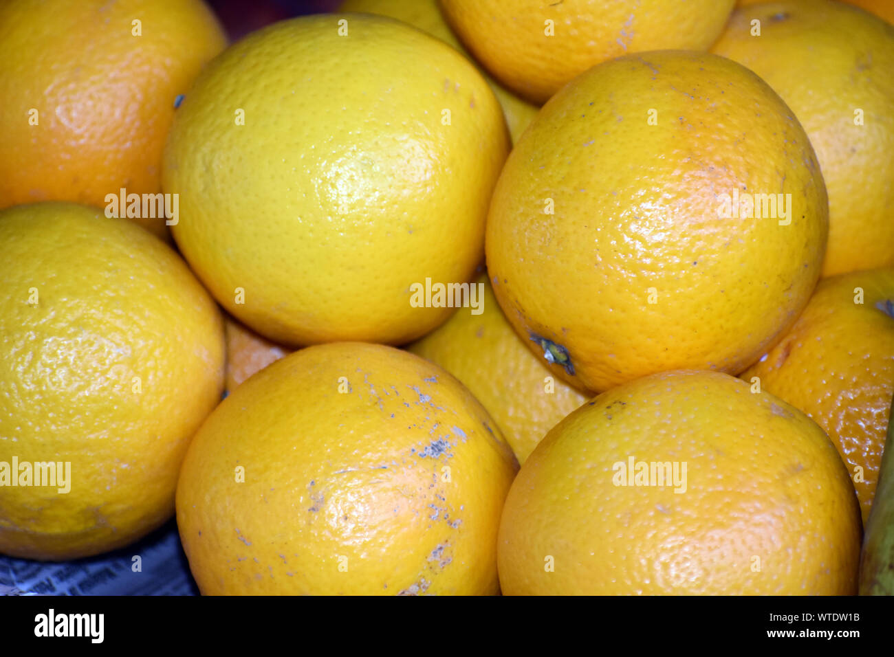 Yellow oranges hires stock photography and images Alamy
