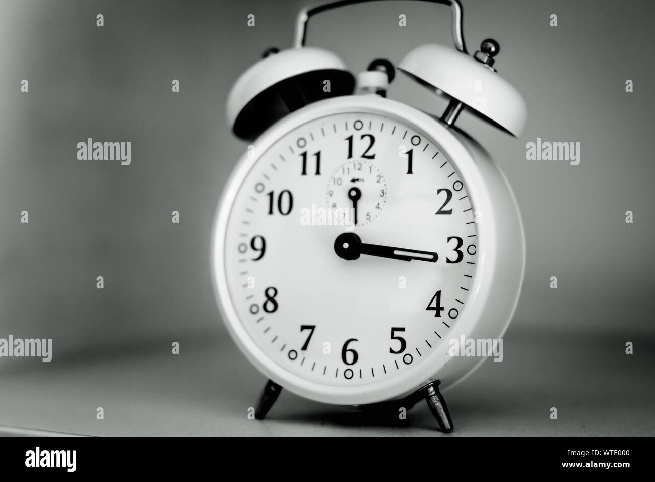Vintage clock black and white hi-res stock photography and images - Alamy
