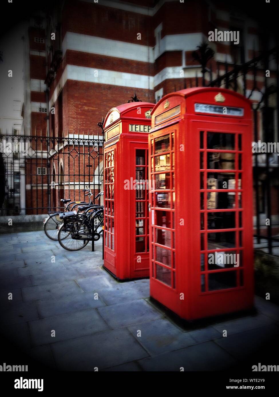 Telephone booths hi-res stock photography and images - Alamy