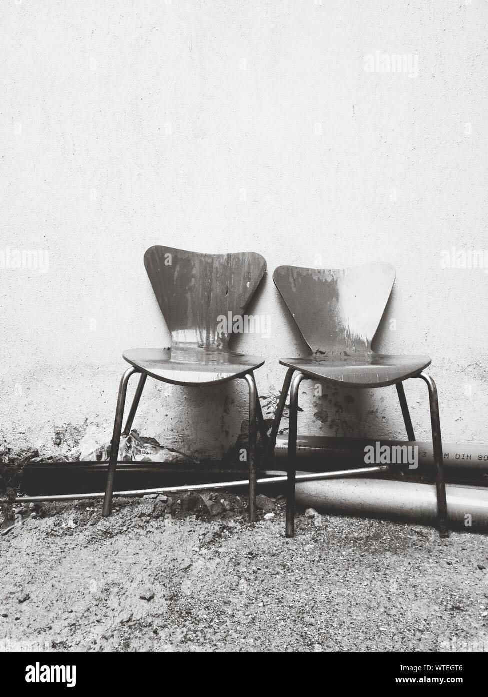 Two chairs hi-res stock photography and images - Alamy