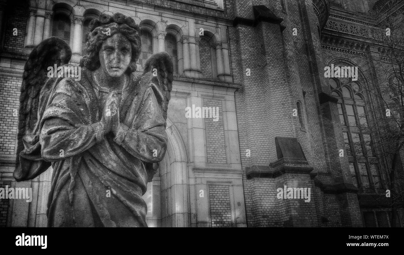 View angel hires stock photography and images Alamy