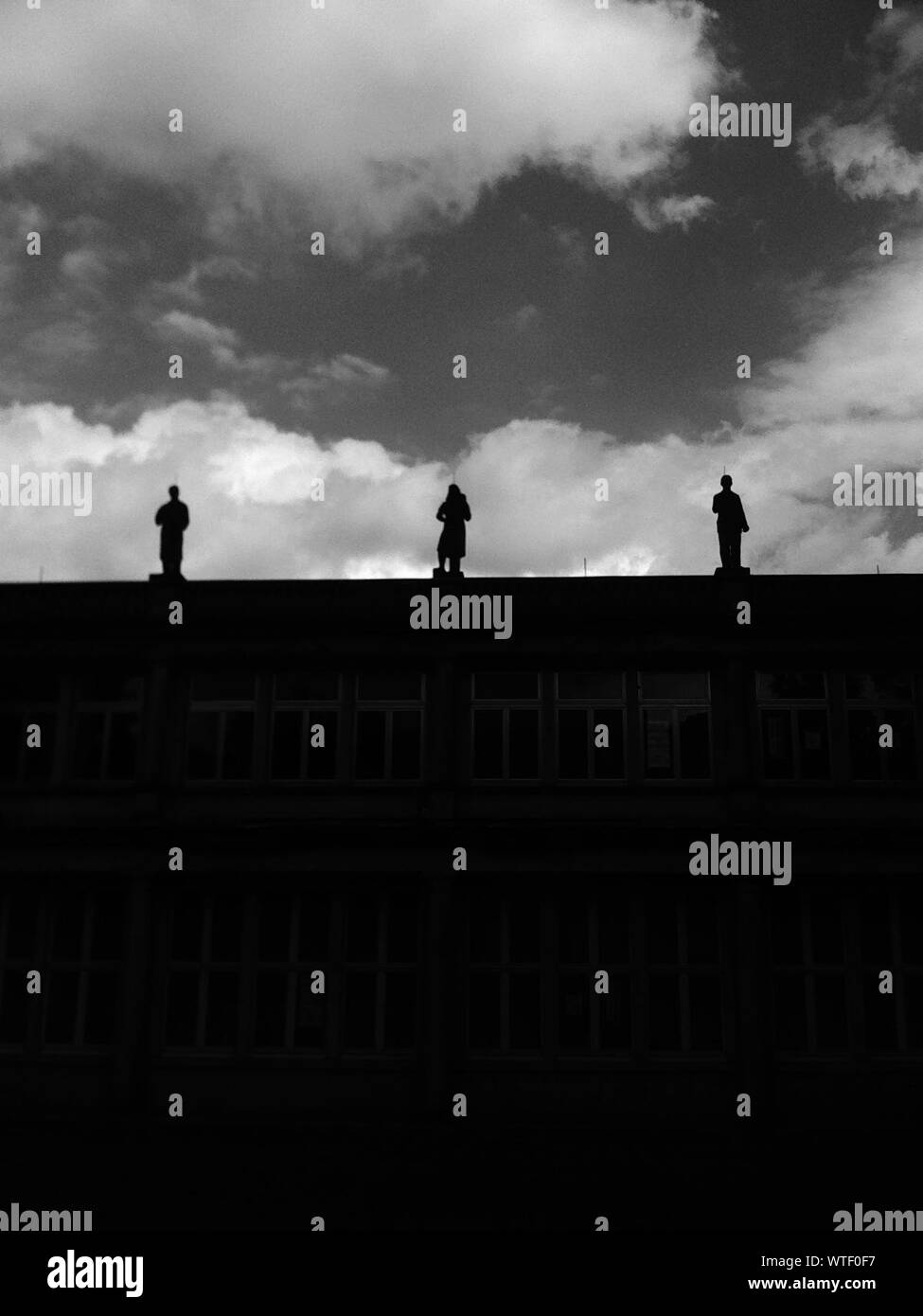 Building silhouettes hi-res stock photography and images - Alamy
