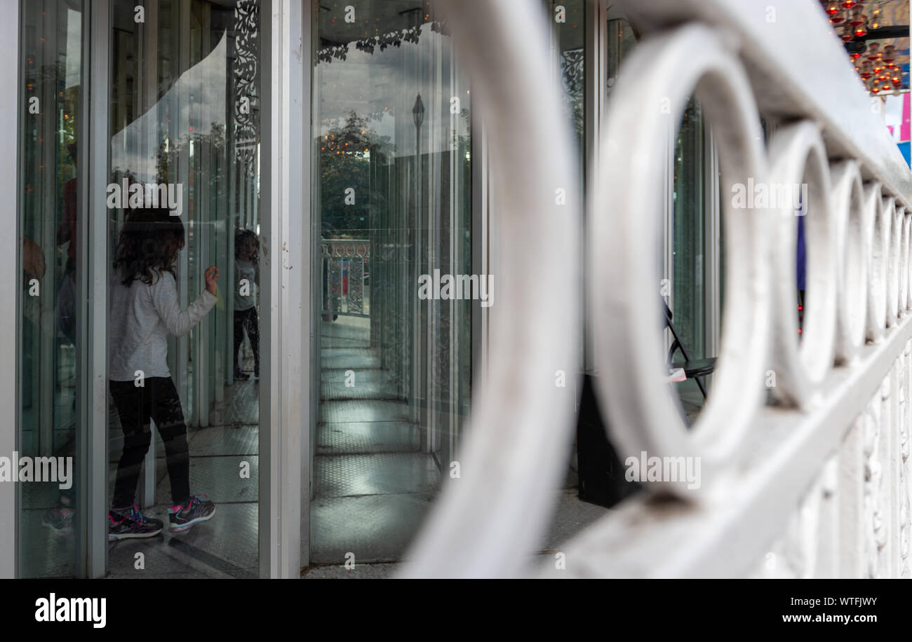 House of mirrors fair hires stock photography and images Alamy