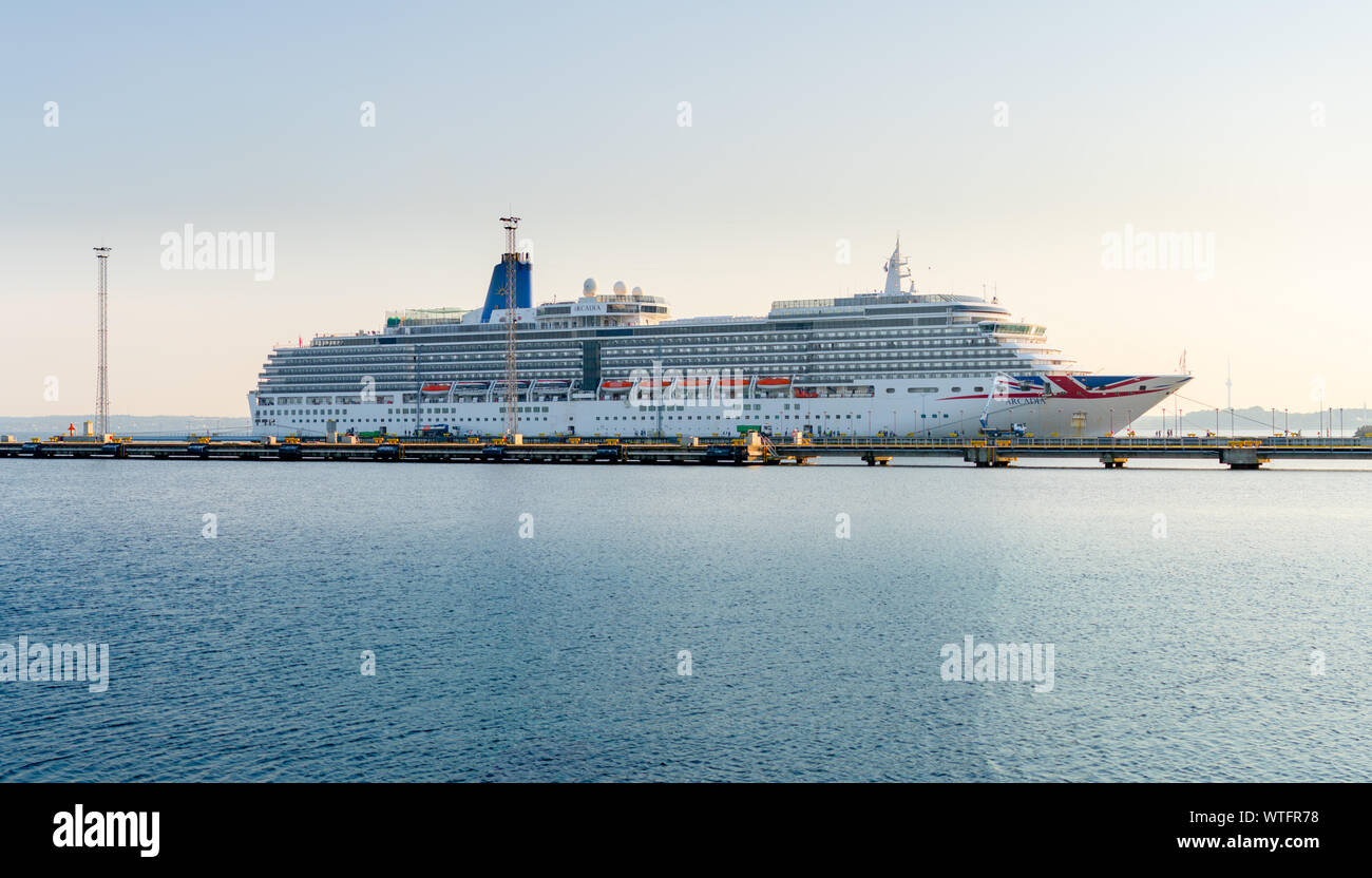 P O Cruises Arcadia High Resolution Stock Photography And Images Alamy