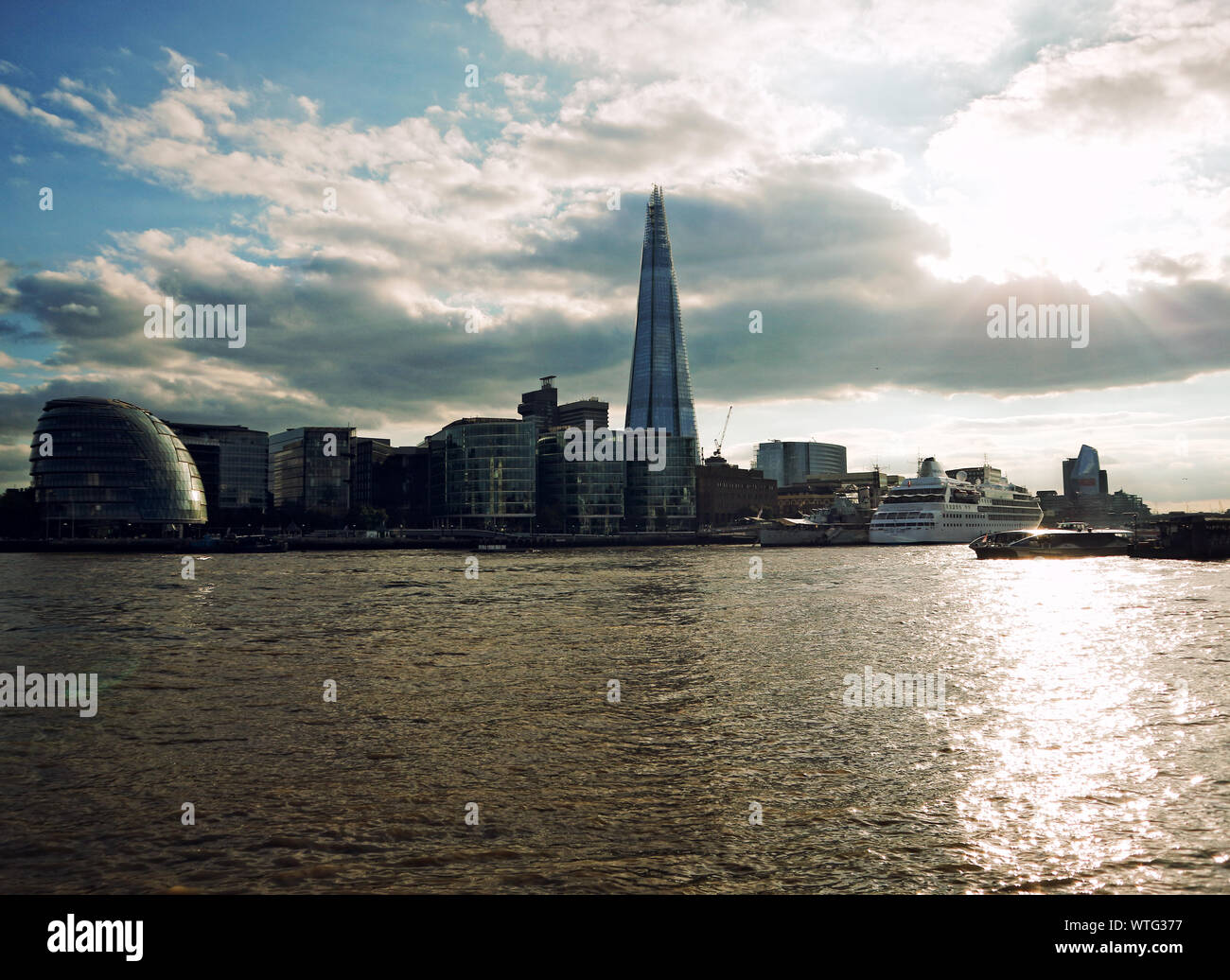 London tourist attractions hi-res stock photography and images - Alamy