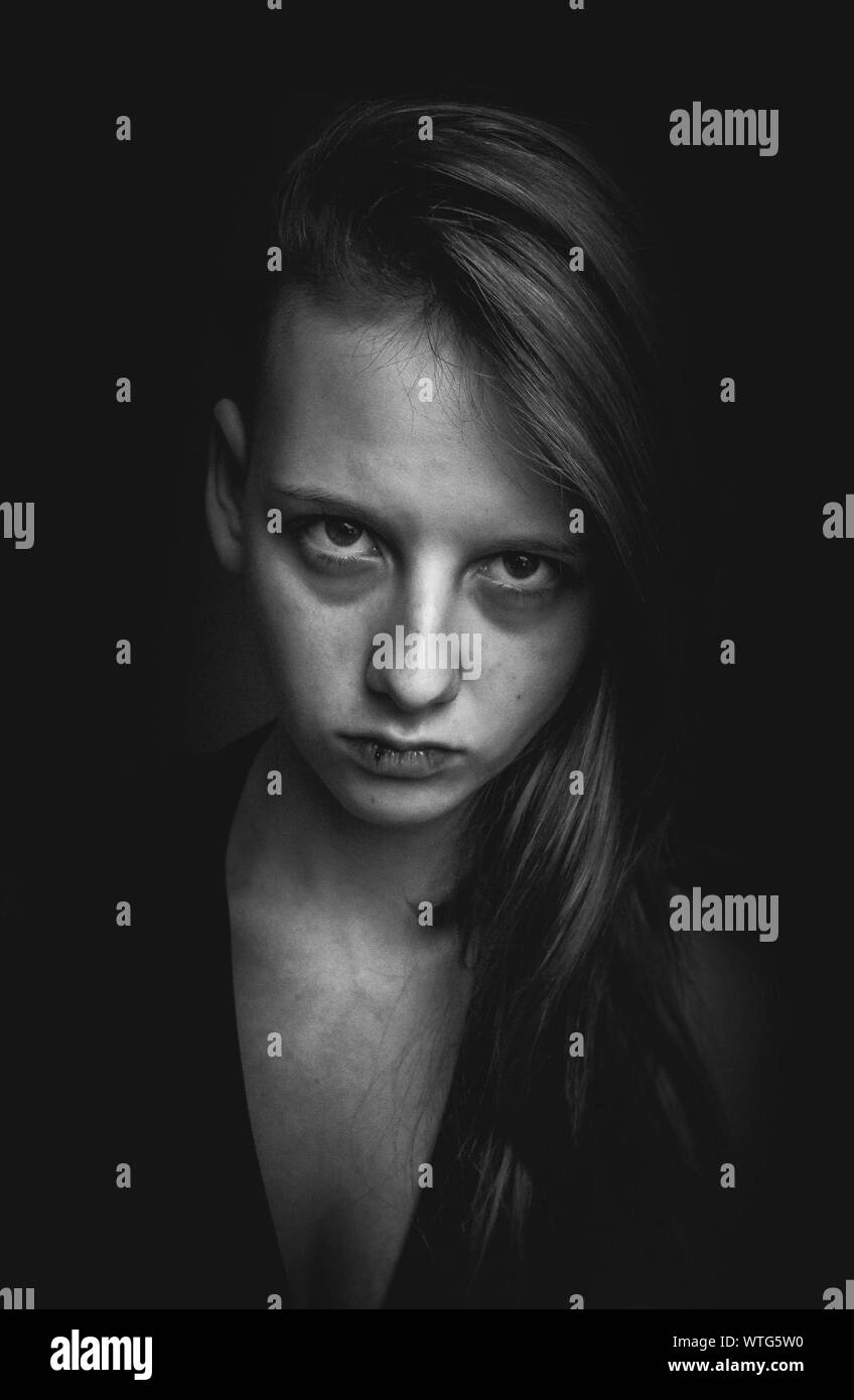 Close up woman angry hi-res stock photography and images - Alamy