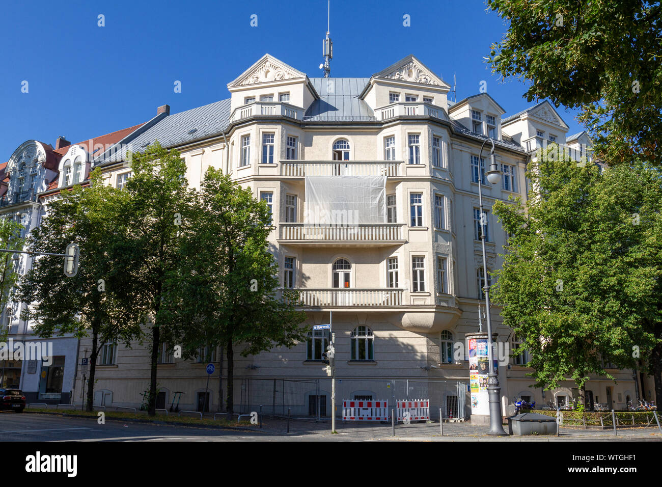 Adolf hitler's apartment hi-res stock photography and images - Alamy