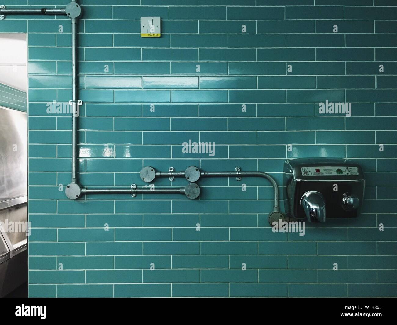 Domestic wall outlet hires stock photography and images Alamy