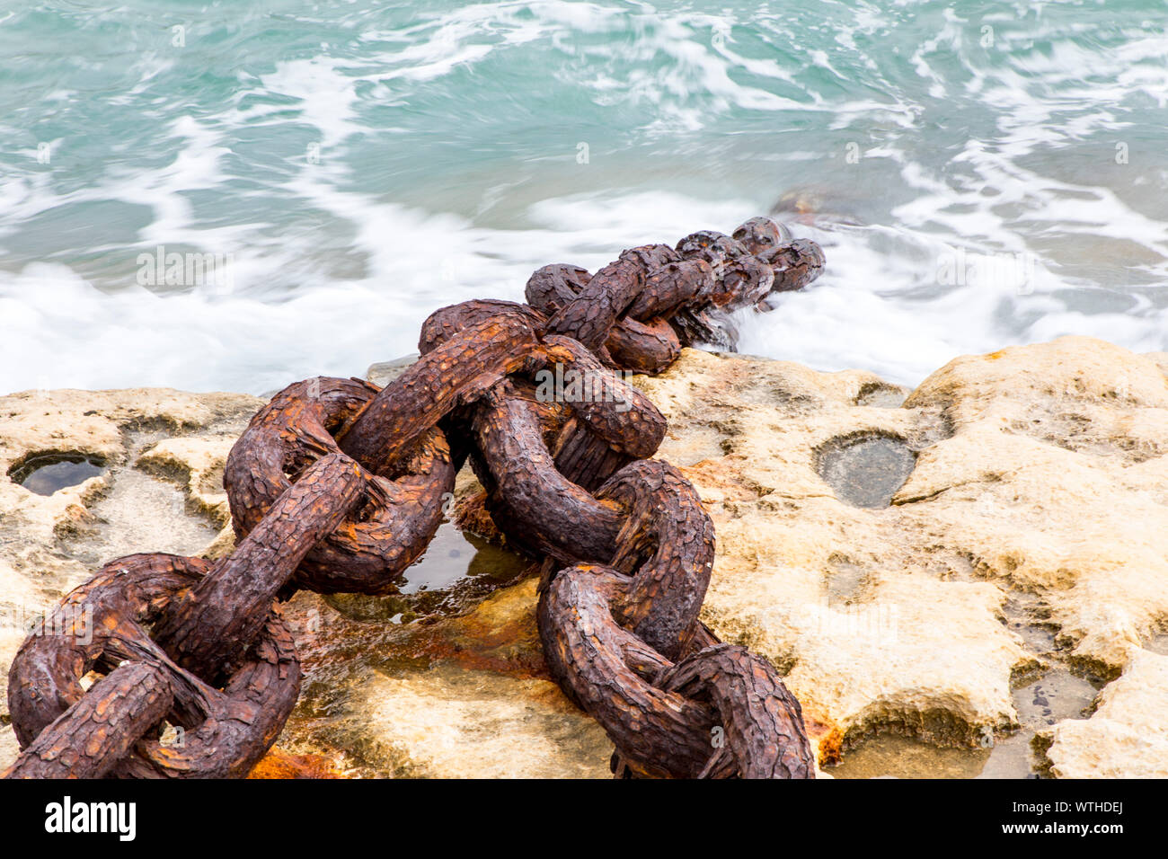 Heavy, heavily rusted iron chains Stock Photo - Alamy