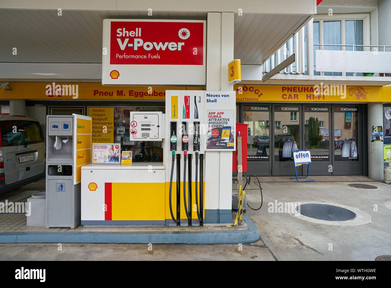 Shell petrol station in zurich hi-res stock photography and images - Alamy