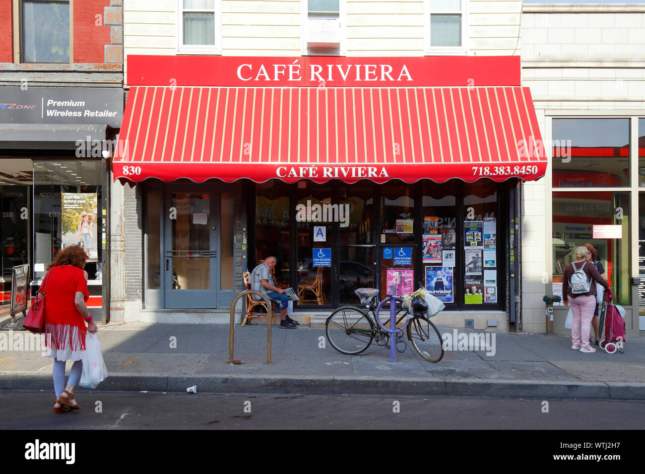 Riviera Cafe High Resolution Stock Photography and Images Alamy