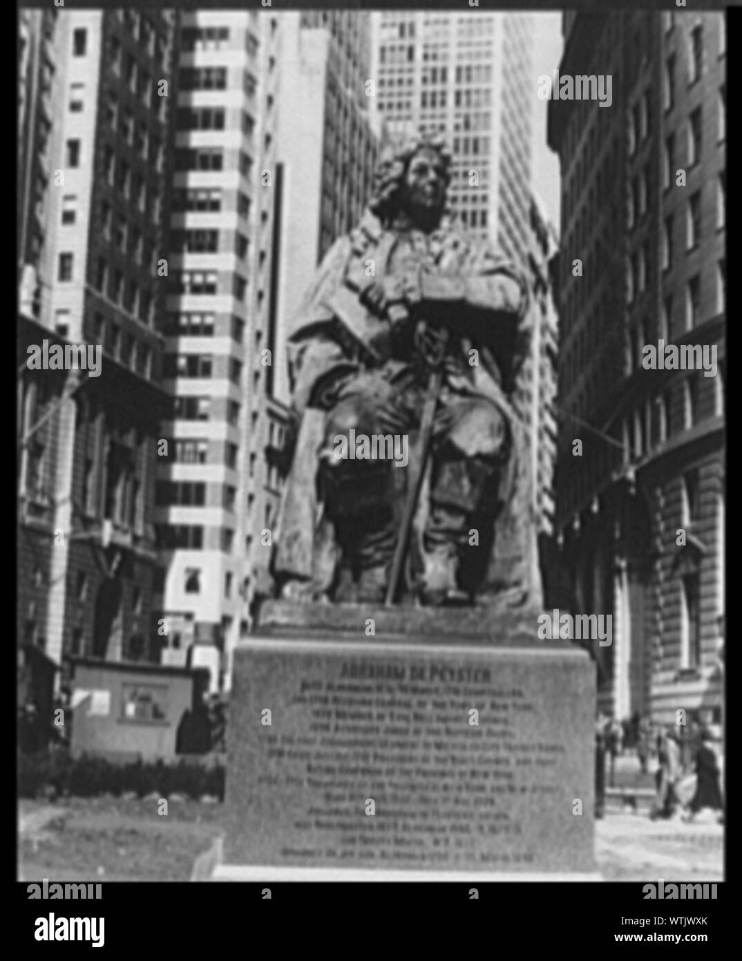 Monument to Mayor de Peyster, Bowling Green, New York City Stock Photo Alamy