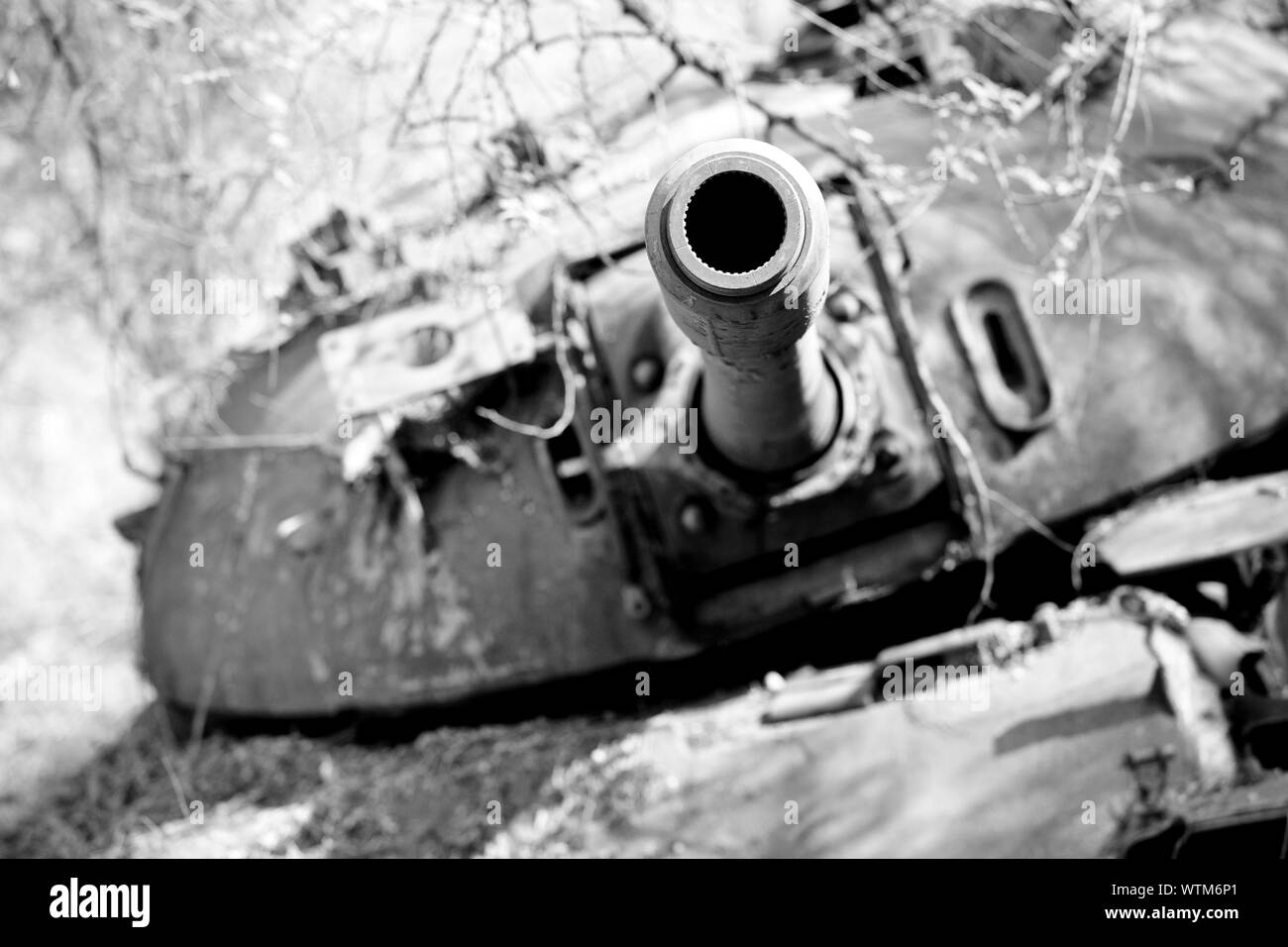 Wrecked northern Sudanese tank in South Sudan, focus on barrel Stock Photo