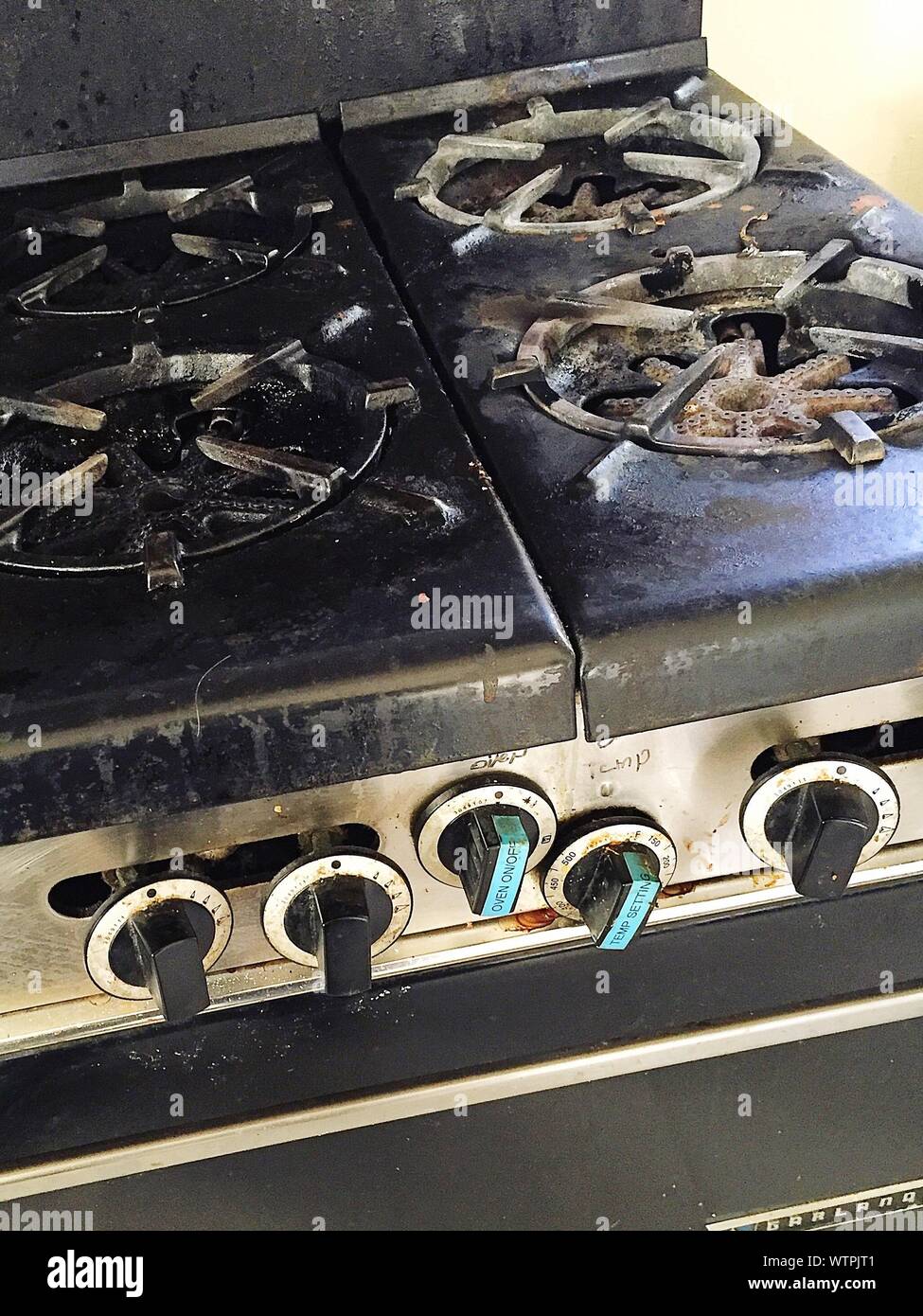 Commercial stove top hires stock photography and images Alamy