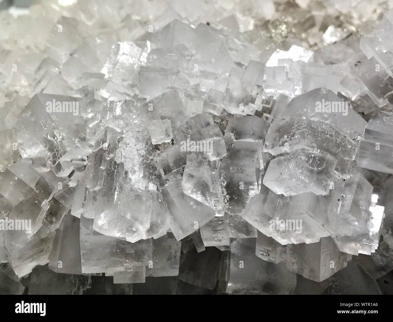 Salt crystal rock hires stock photography and images Alamy