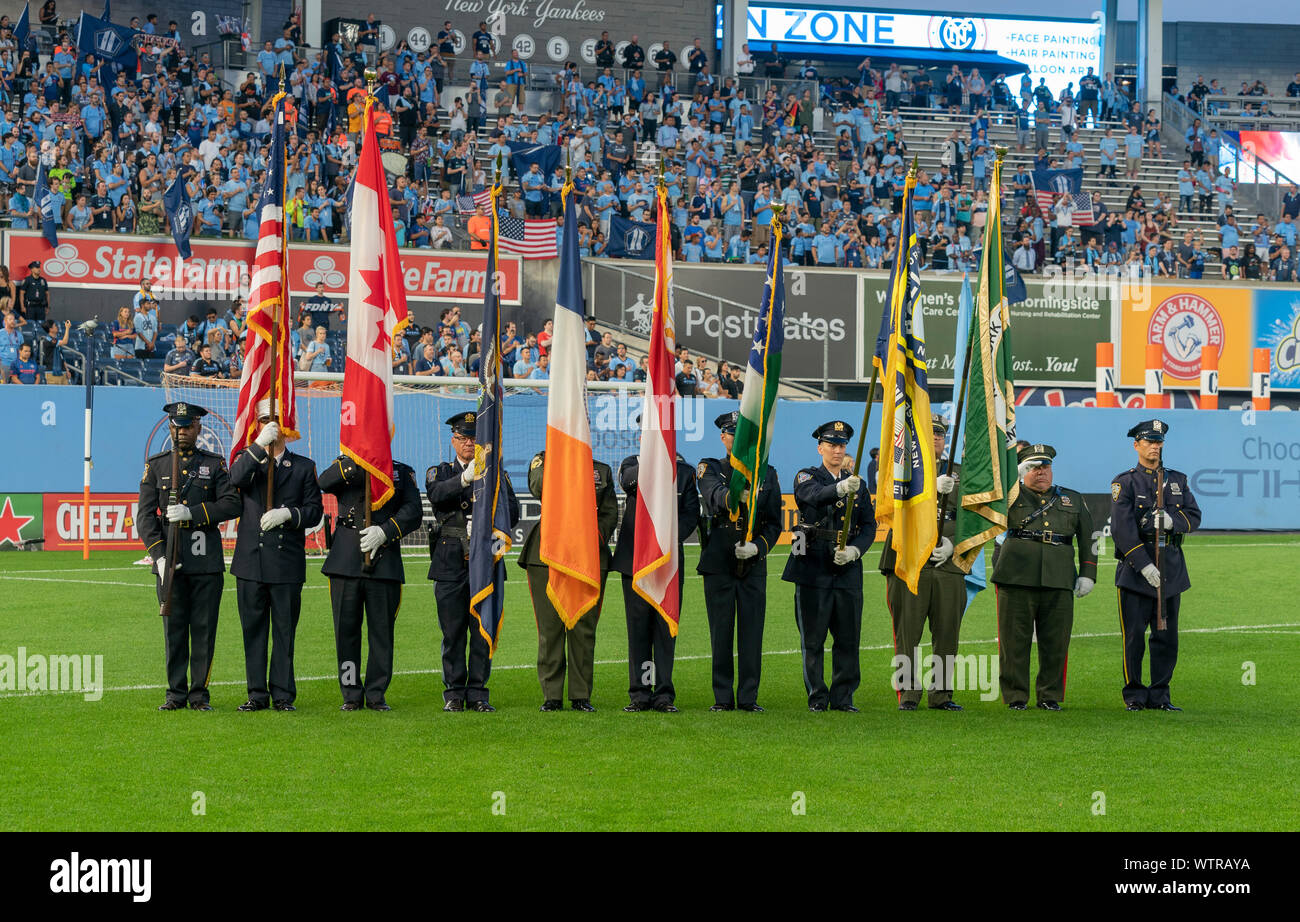 Yankee stadium flags hi-res stock photography and images - Alamy