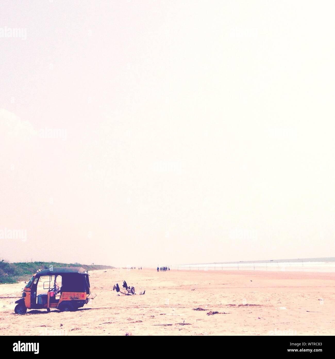 Parked rickshaw hi-res stock photography and images - Alamy