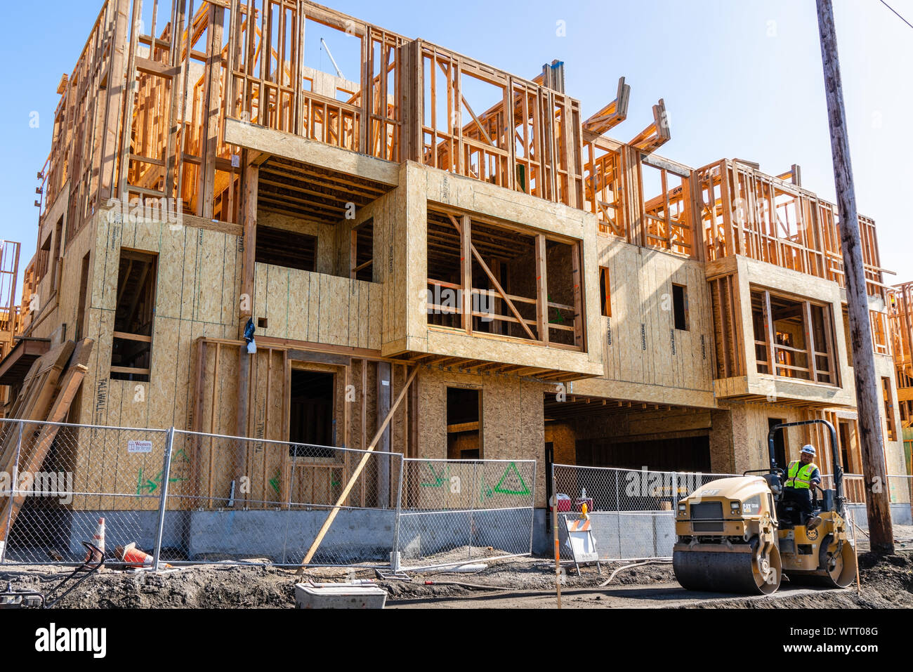 August 31, 2019 San Jose / CA / USA - Multifamily residential building under construction; Silicon Valley and the San Francisco Bay Area is currently Stock Photo