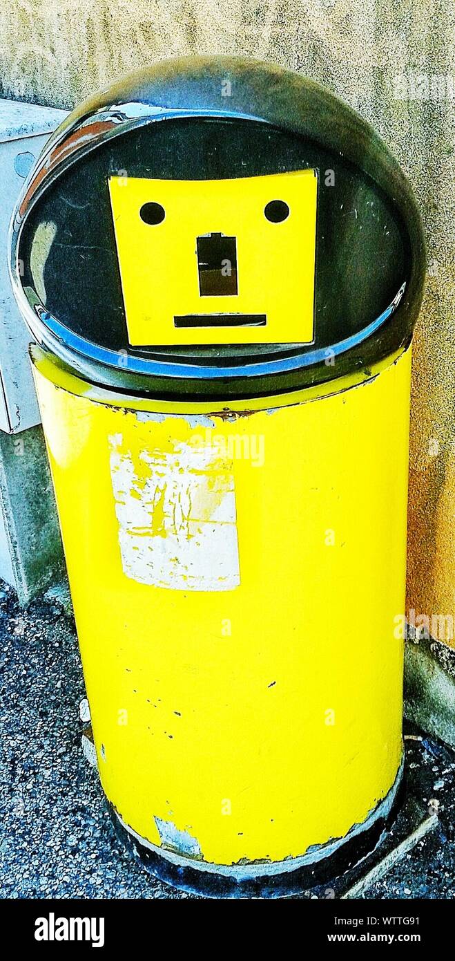 Yellow Recycling Bin High Resolution Stock Photography and Images - Alamy