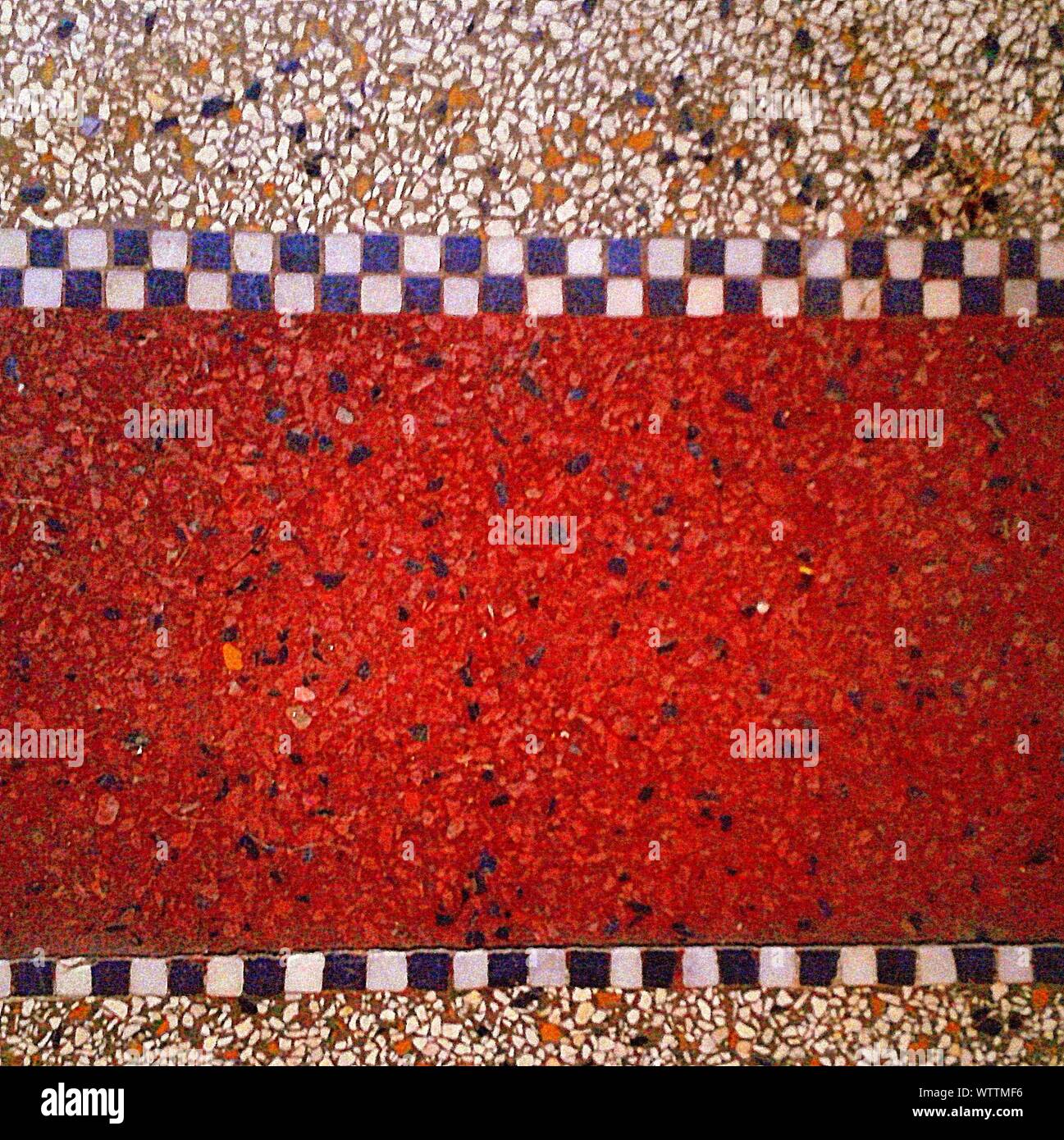 Red mosaic close up hi-res stock photography and images - Alamy