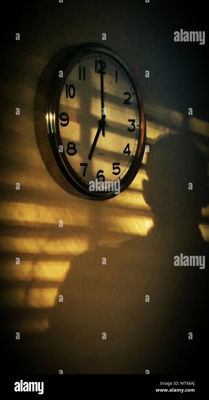 Hanging clock hires stock photography and images Alamy