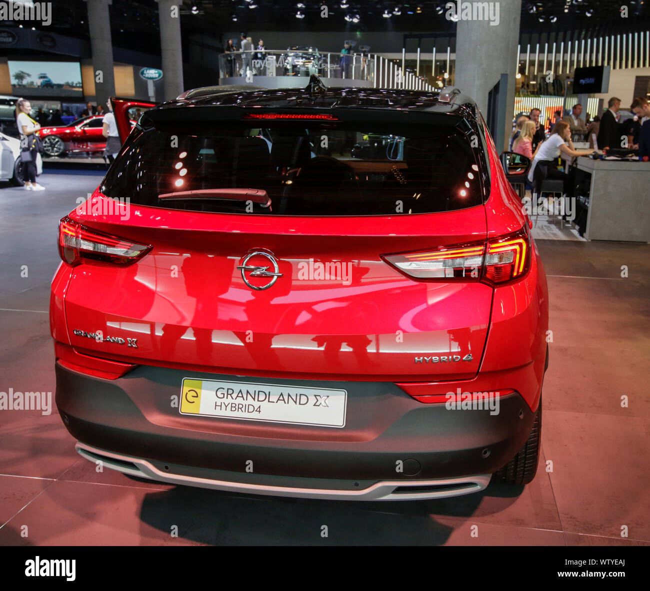 Opel Grandland X Hybrid4