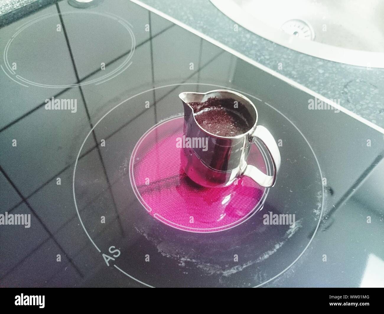 Electric stovetop hi-res stock 