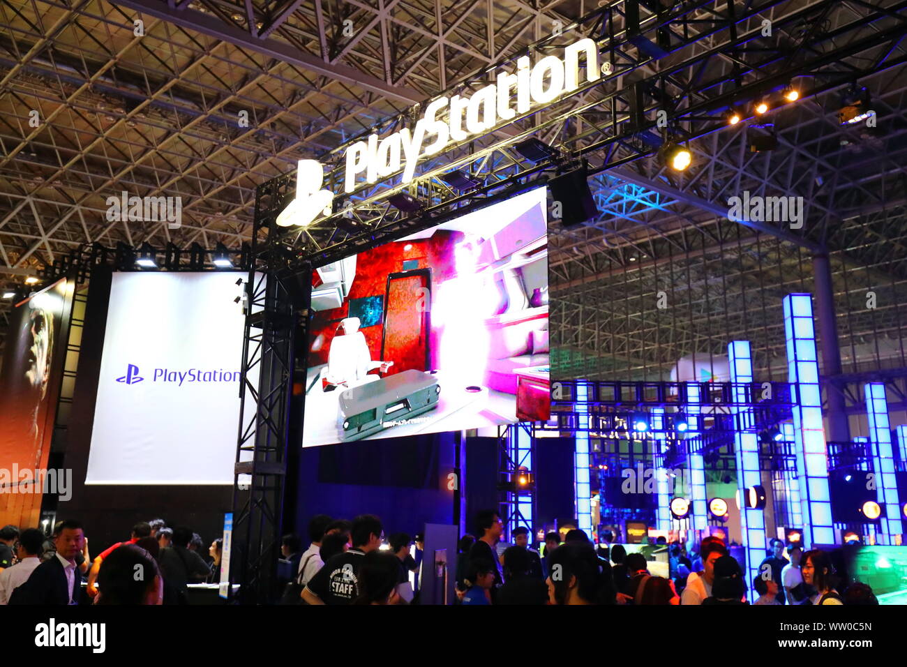 Tokyo, Japan. 12th Sept, 2019. Visitors gather at Sony Interactive Entertainment booth during the Tokyo Game Show (TGS) 2019 in Makuhari, Chiba Prefecture, Japan on September 12, 2019. A total of 655 companies from 40 countries exhibited their latest video games and software programs during the four-day trade show. Credit: Naoki Nishimura/AFLO/Alamy Live News Stock Photo