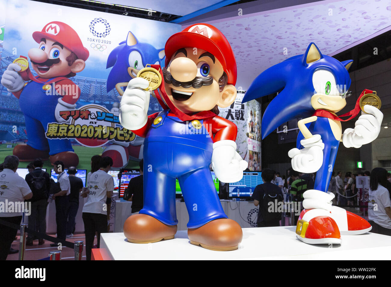Chiba Japan 12th Sep 19 Statues Of Super Mario And Sonic The Hedgehog Promoting The Official Video Game Of Tokyo Olympic Games On Display At The Tokyo Game Show Tgs 19 Chiba Japan 12th Sep 19 Statues Of Super Mario And Sonic The Hedgehog Promoting The Official Video Game Of Tokyo Olympic Games On Display At The Tokyo Game Show Tgs 19