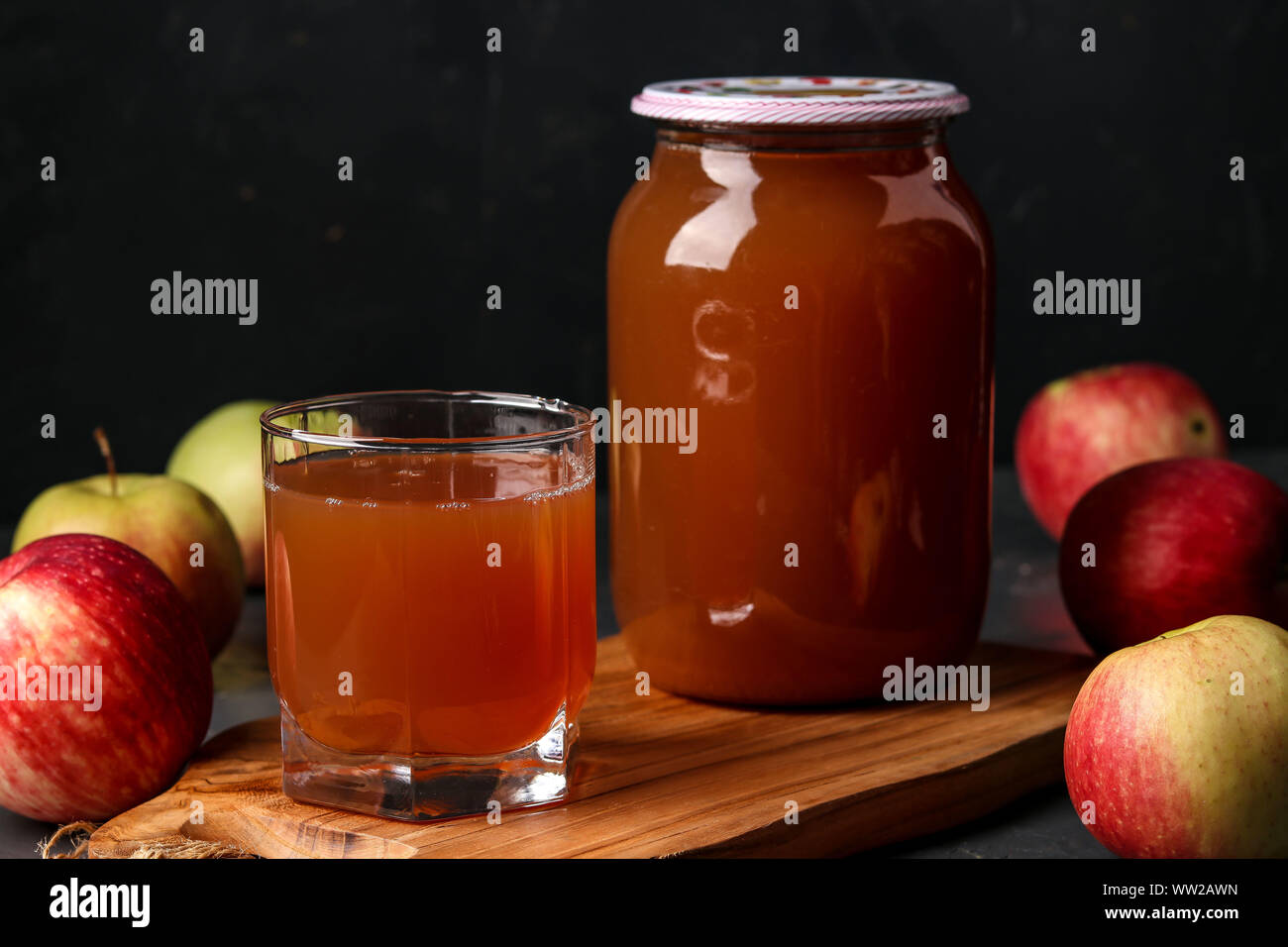 Apple juicer hi-res stock photography and images - Alamy