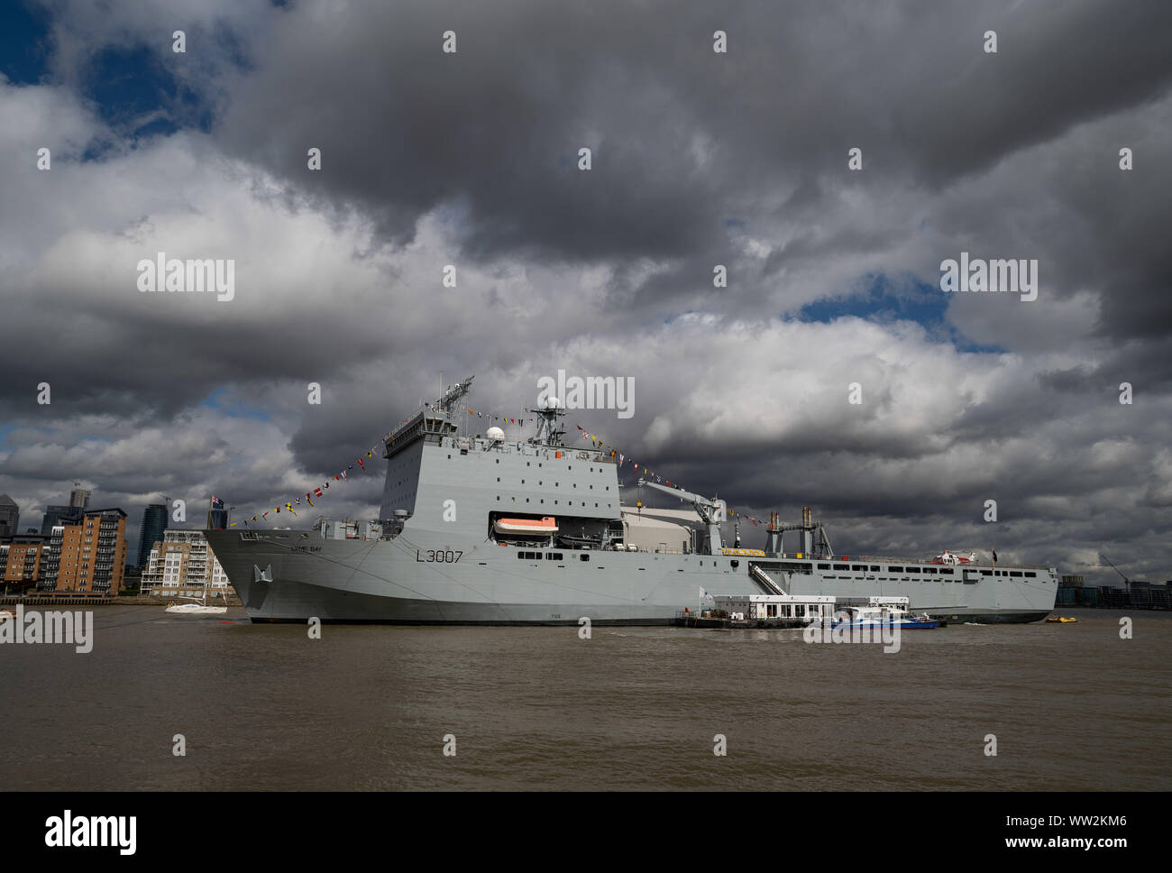 London, UK. 12th September, 2019. RFA Lyme Bay (L3007) moored in the Thames near Greenwich. RFA Lyme Bay is a Bay-class auxiliary landing ship dock of the British Royal Fleet Auxiliary and capable of delivering a significant fighting force anywhere in the world. Credit: Guy Corbishley/Alamy Live News Stock Photo