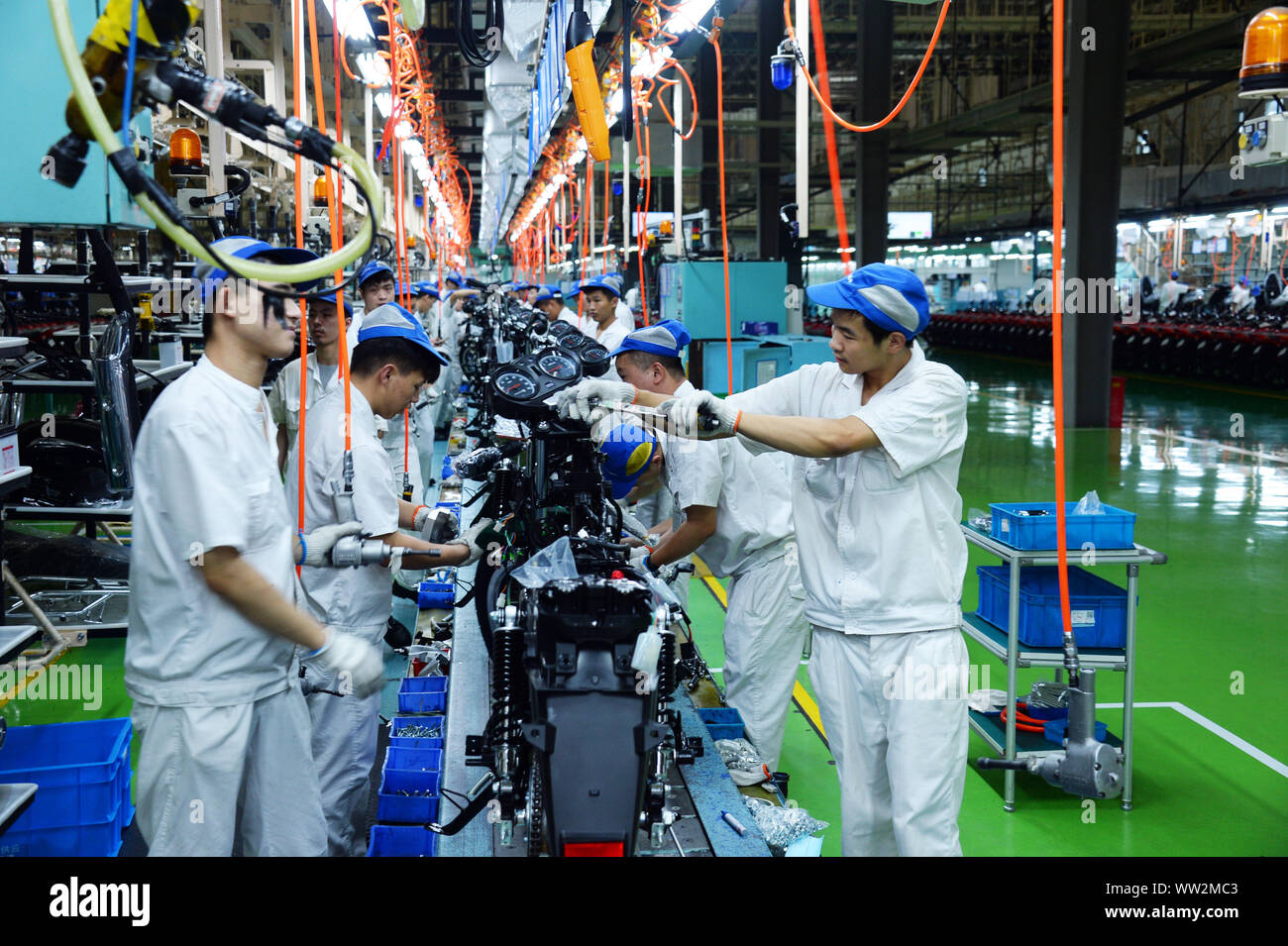 China Factory Workers High Resolution Stock Photography and Images 