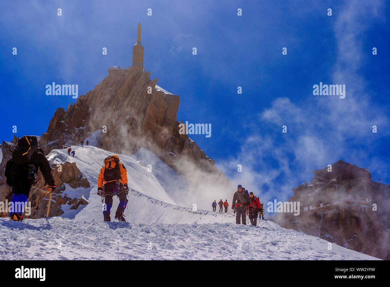 Mountaineers climbing the Aiguille du Midi (Mont Blanc) Stock Photo